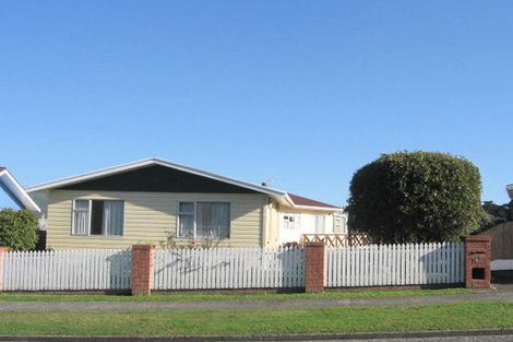 Photo of property in 16 Inlet View, Titahi Bay, Porirua, 5022