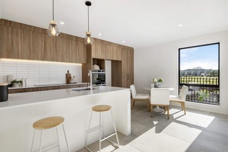 Photo of property in 16 Rauawa Lane, Hobsonville, 0616