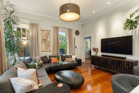 Photo of property in 57 Bolton Street, Kelburn, Wellington, 6012