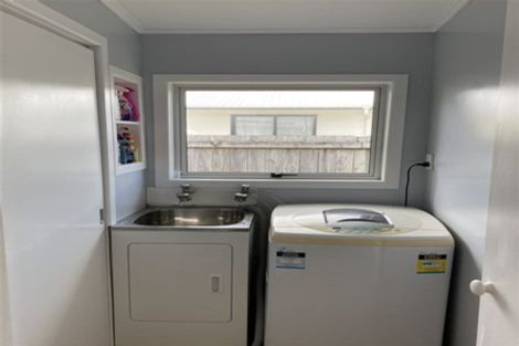 Photo of property in 5 Oak Avenue, Nawton, Hamilton, 3200