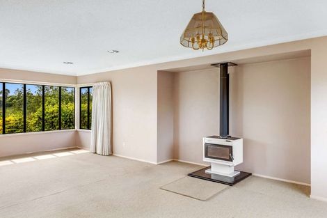 Photo of property in 114b Riversdale Drive, Merrilands, New Plymouth, 4312