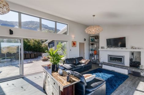 Photo of property in 22 Cornwall Road, Lyttelton, 8082