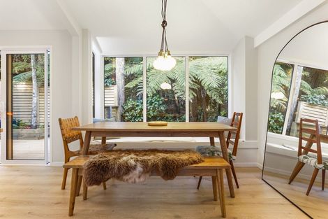 Photo of property in 1/24 Ridgewood Crescent, Birkenhead, Auckland, 0626