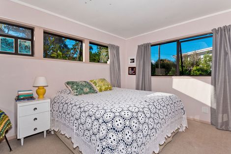 Photo of property in 6 Barrier View Road, Leigh, 0985