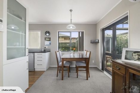 Photo of property in 71 Rhodes Drive, Kelvin Grove, Palmerston North, 4414