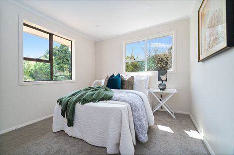 Photo of property in 7 Springside Place, New Lynn, Auckland, 0600