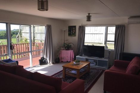Photo of property in 41a Horokiwi Road West, Newlands, Wellington, 6037