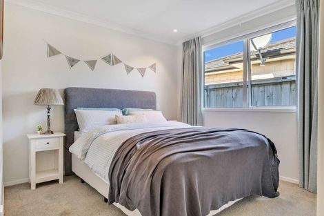 Photo of property in 2 Raiha Street, Papamoa Beach, Papamoa, 3118