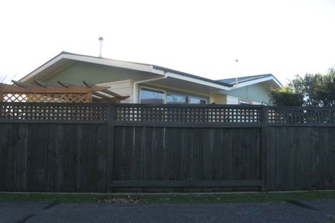 Photo of property in 6 John F Kennedy Drive, Milson, Palmerston North, 4414