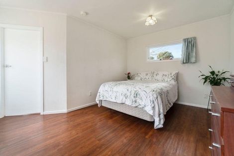 Photo of property in 55 Graham Avenue, Te Atatu Peninsula, Auckland, 0610