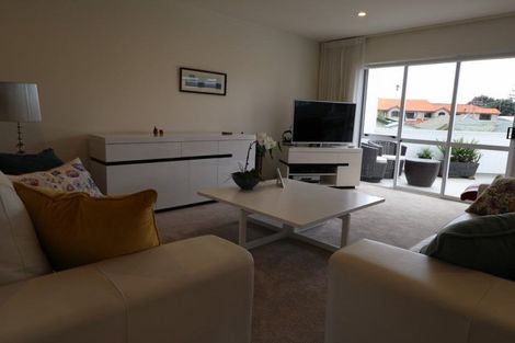 Photo of property in 212b Devonport Road, Tauranga, 3110