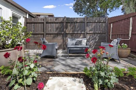 Photo of property in 1/41 Shanaway Rise, Hillcrest, Auckland, 0627