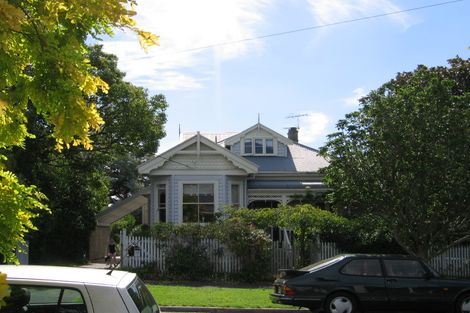 Photo of property in 17 Summer Street, Stanley Point, Auckland, 0624