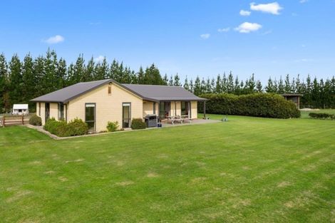 Photo of property in 77 Round Hill Road, Loburn, Rangiora, 7472