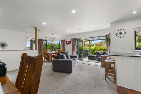 Photo of property in 24 Capricorn Place, Kawaha Point, Rotorua, 3010