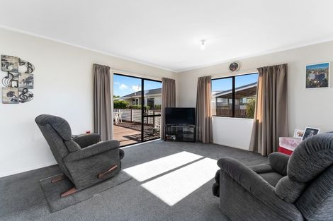 Photo of property in 15 Pukeko Street, Paraparaumu, 5032