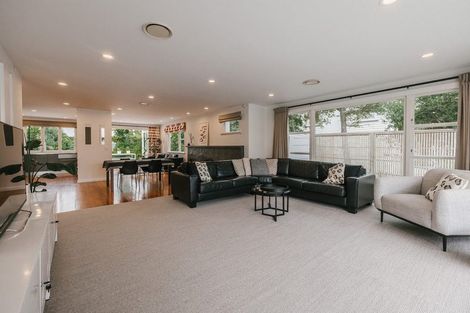 Photo of property in 24 Heatley Avenue, Hokowhitu, Palmerston North, 4410