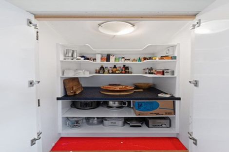 Photo of property in 6 Sandwich Road, Beckenham, Christchurch, 8023