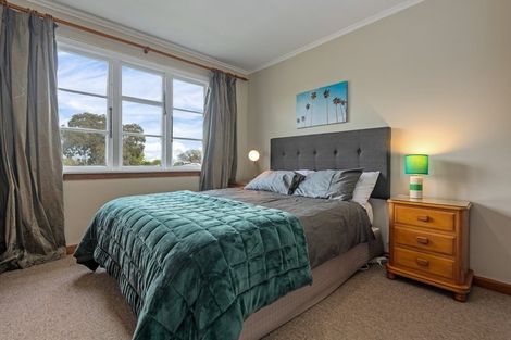 Photo of property in 16 Freyberg Street, Roslyn, Palmerston North, 4414