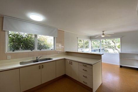 Photo of property in 24 Mirrabooka Avenue, Botany Downs, Auckland, 2010