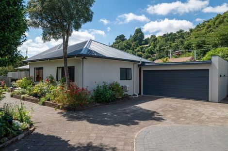 Photo of property in 3 Millar Road, Lake Okareka, Rotorua, 3076