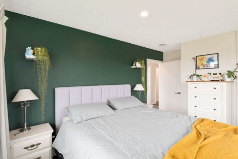 Photo of property in 28 Denise Crescent, Hornby, Christchurch, 8042