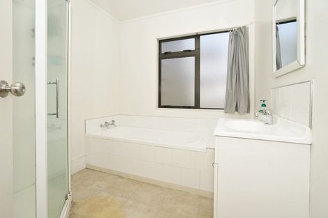 Photo of property in 84b Hillcrest Road, Hillcrest, Hamilton, 3216