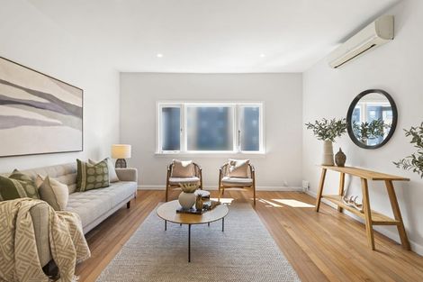 Photo of property in 2/180 Lake Road, Northcote, Auckland, 0627