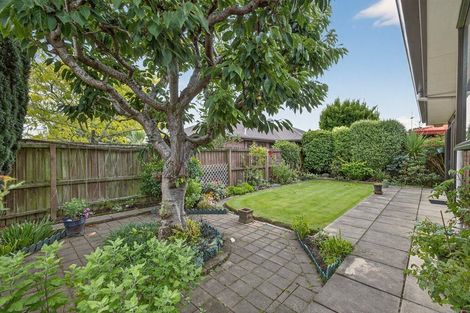 Photo of property in 2/58a Daniels Road, Redwood, Christchurch, 8051