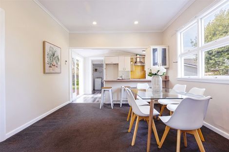 Photo of property in 10 Avonhead Road, Avonhead, Christchurch, 8042