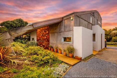Photo of property in 30 Kent Avenue, Waitarere Beach, Levin, 5510