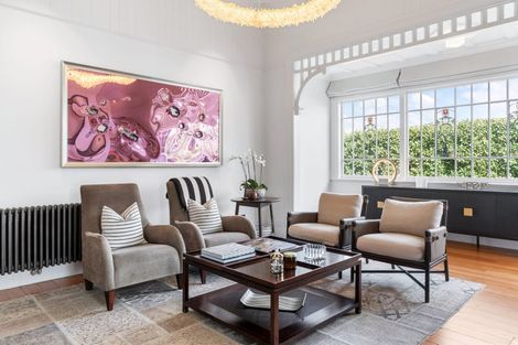 Photo of property in 215 Jervois Road, Herne Bay, Auckland, 1011