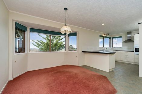 Photo of property in 16 Babich Road, Henderson Valley, Auckland, 0614