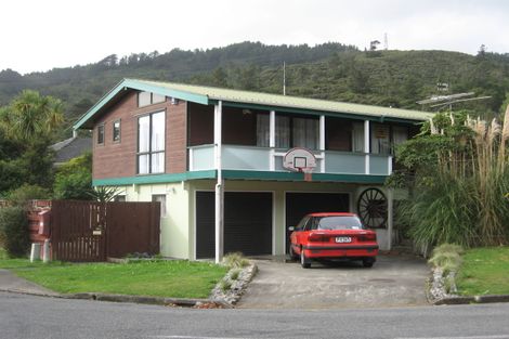 Photo of property in 1 Ngahere Street, Stokes Valley, Lower Hutt, 5019