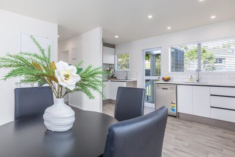 Photo of property in 24 Lilburn Crescent, Massey, Auckland, 0614