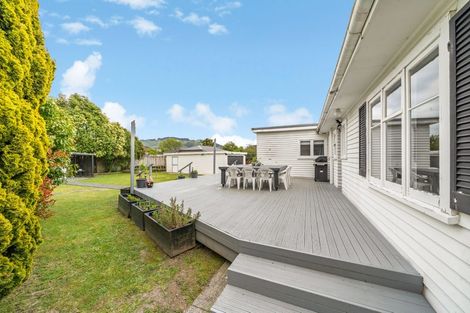 Photo of property in 11 Golders Road, Elderslea, Upper Hutt, 5018