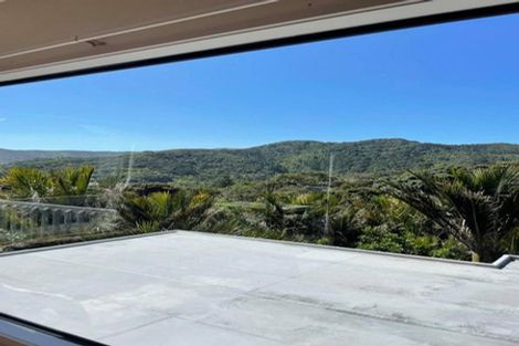 Photo of property in 19 Rayner Road, Piha, New Lynn, 0772