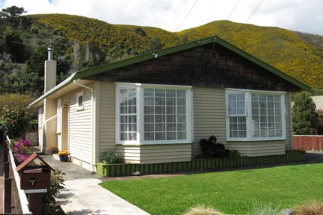 Photo of property in 79 Wyndrum Avenue, Waterloo, Lower Hutt, 5011