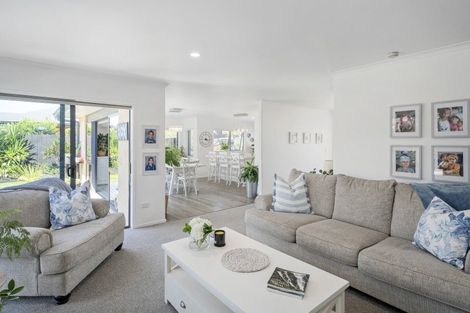 Photo of property in 31 Wells Place, Whitianga, 3510