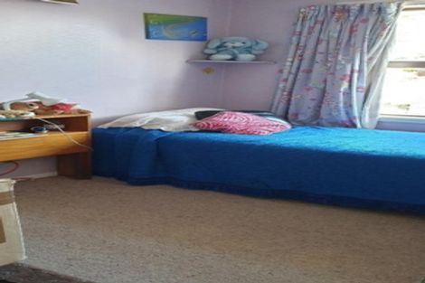 Photo of property in 19 Gloag Street, Waverley, 4510