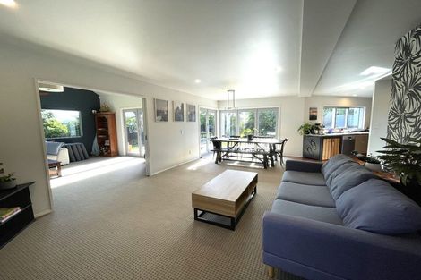 Photo of property in 15 Russell Drive, Oakura, 4314