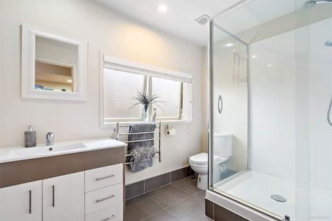 Photo of property in 9 Quibray Place, Botany Downs, Auckland, 2010