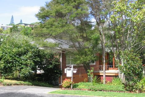 Photo of property in 4 Valkyria Place, Beach Haven, Auckland, 0626