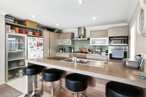 Photo of property in 21 Bellshill Close, Wattle Downs, Auckland, 2103