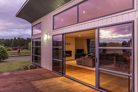 Photo of property in 108 Kinloch Road, Kinloch, Taupo, 3377