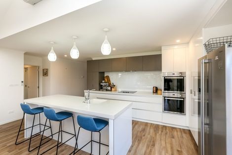 Photo of property in 2a Portland Drive, Highlands Park, New Plymouth, 4312