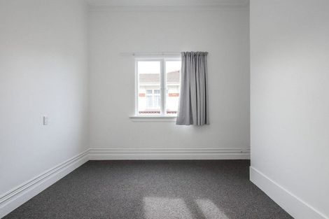 Photo of property in 114 Macandrew Road, South Dunedin, Dunedin, 9012