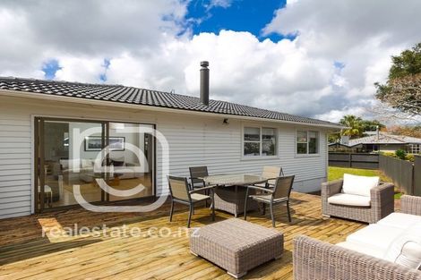 Photo of property in 8 Kea Place, Mangere Bridge, Auckland, 2022