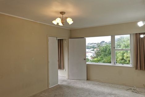 Photo of property in 88 Newlands Road, Newlands, Wellington, 6037