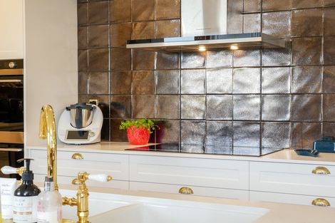 Photo of property in 37 Middleton Road, Kew, Dunedin, 9012